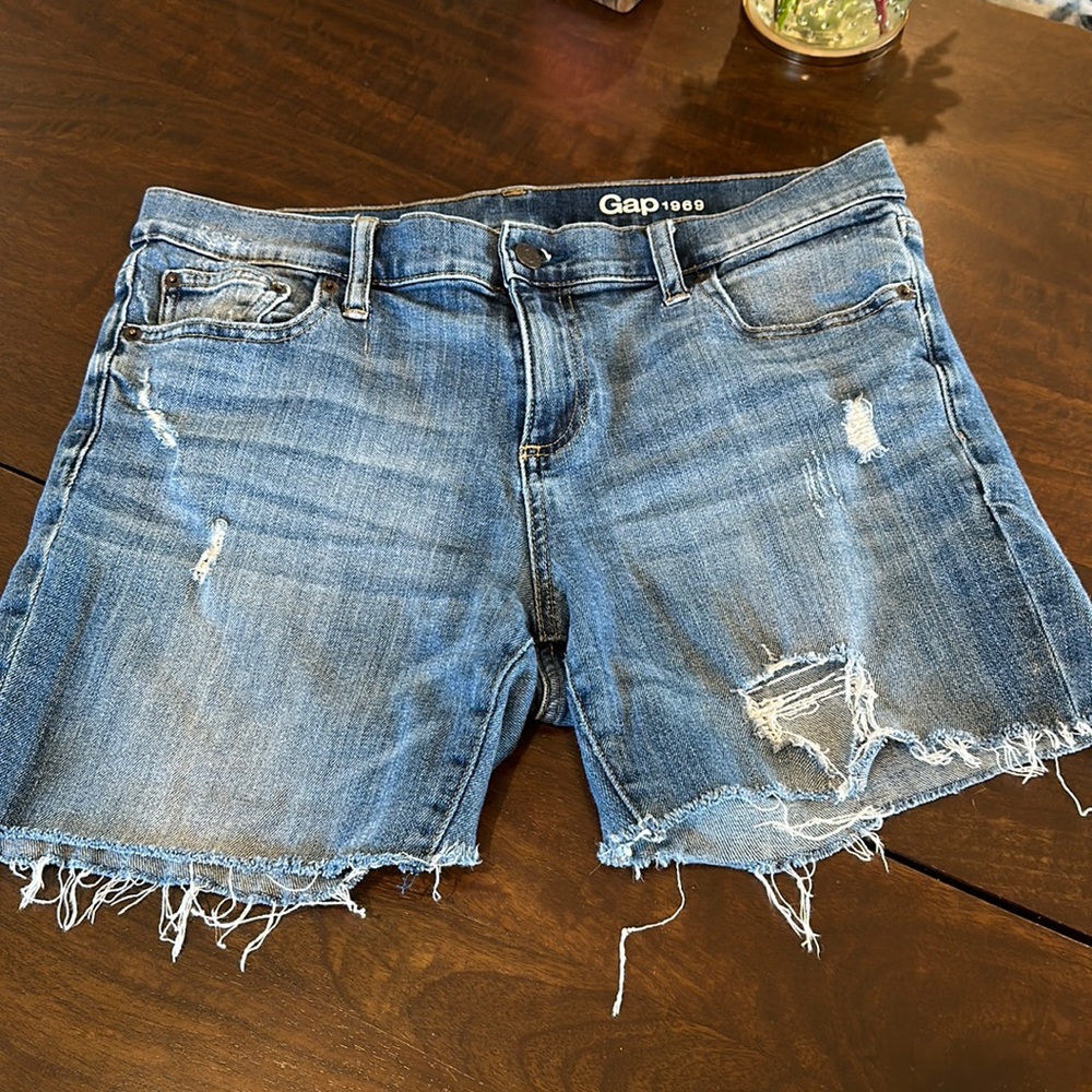 Gap shorts
